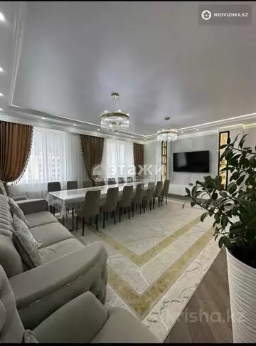 5-комнатная квартира, этаж 8 из 9, 143 м²