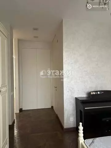 4-комнатная квартира, этаж 8 из 9, 114 м²