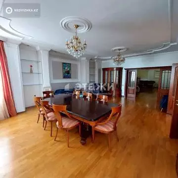 9-комнатная квартира, этаж 8 из 9, 500 м²