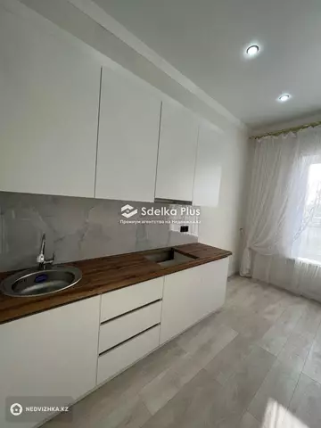 1-комнатная квартира, этаж 1 из 12, 38 м²