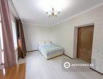 2-комнатная квартира, этаж 2 из 5, 77 м²