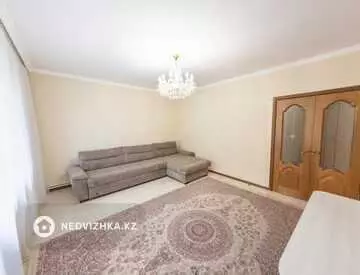 2-комнатная квартира, этаж 2 из 5, 77 м²