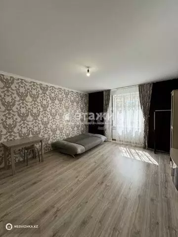 2-комнатная квартира, этаж 4 из 7, 62 м²