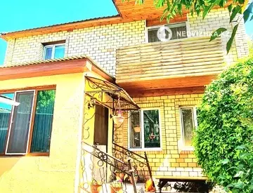 9-комнатный дом, 6 соток, 320 м²