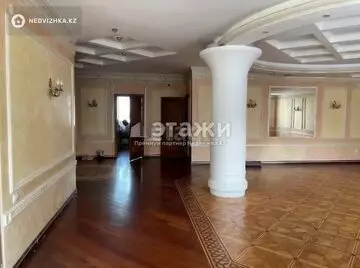 6-комнатная квартира, этаж 5 из 5, 269 м²