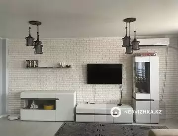 2-комнатная квартира, этаж 4 из 5, 82 м²