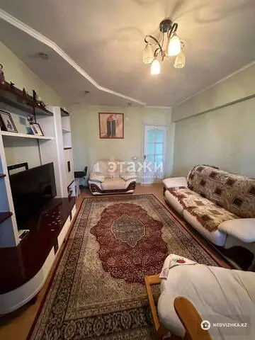 3-комнатная квартира, этаж 5 из 5, 68 м², на длительный срок