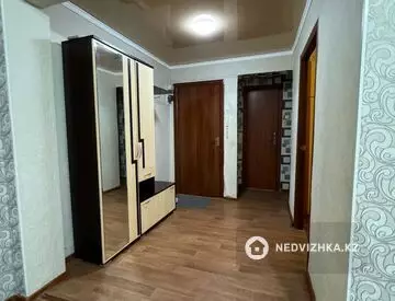 2-комнатная квартира, этаж 1 из 5, 52 м², посуточно