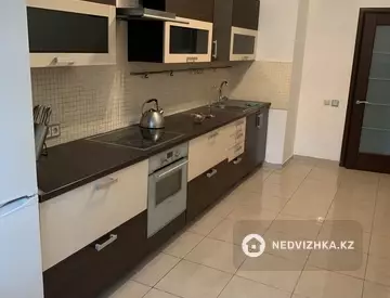 3-комнатная квартира, этаж 2 из 15, 137 м²