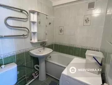 3-комнатная квартира, этаж 4 из 5, 60 м²