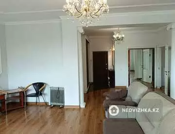 4-комнатная квартира, этаж 9 из 17, 122 м²