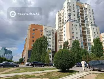 4-комнатная квартира, этаж 9 из 17, 122 м²