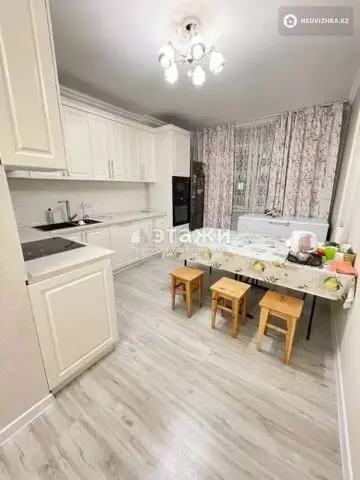 4-комнатная квартира, этаж 11 из 13, 122 м²