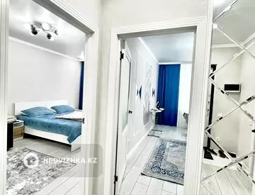 1-комнатная квартира, этаж 3 из 9, 44 м², посуточно