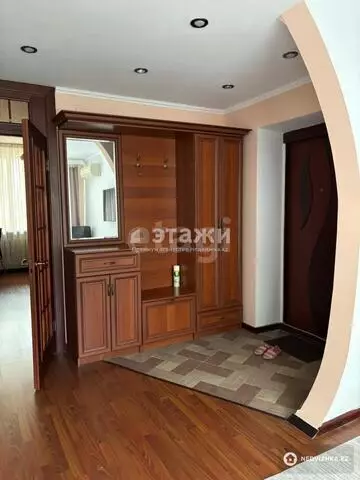 3-комнатная квартира, этаж 4 из 5, 80 м², на длительный срок