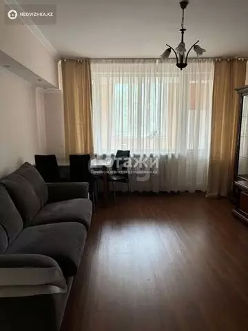 3-комнатная квартира, этаж 4 из 5, 80 м², на длительный срок