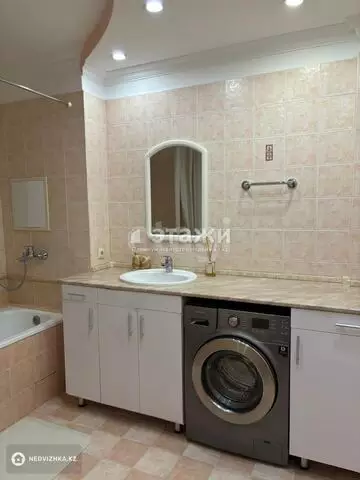 3-комнатная квартира, этаж 4 из 5, 80 м², на длительный срок