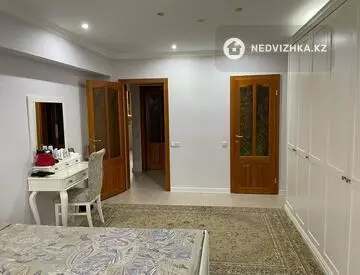 3-комнатная квартира, этаж 5 из 5, 90 м², на длительный срок