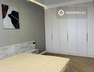 3-комнатная квартира, этаж 14 из 17, 78 м², посуточно