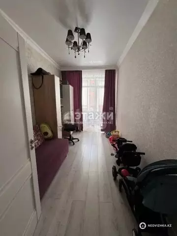 3-комнатная квартира, этаж 10 из 10, 80 м²