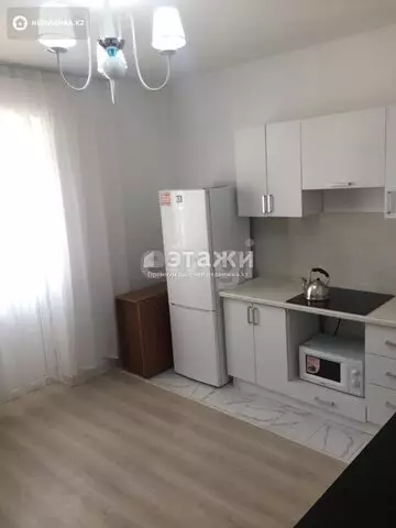 1-комнатная квартира, этаж 12 из 12, 40 м²