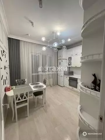 2-комнатная квартира, этаж 4 из 10, 67 м²