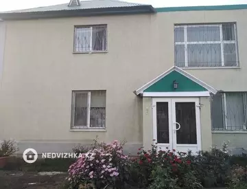 5-комнатная дача, 6 соток, 140 м²