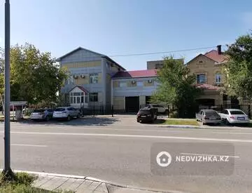 Офисное помещение, этаж 1 из 3, в бизнес-центре, 71 м², на длительный срок