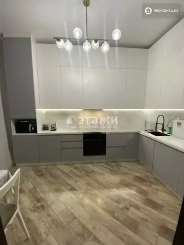 6-комнатная квартира, этаж 1 из 3, 264 м²