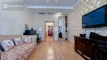 2-комнатная квартира, этаж 11 из 15, 68 м², на длительный срок