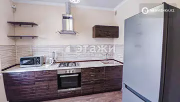 2-комнатная квартира, этаж 4 из 4, 52 м², на длительный срок