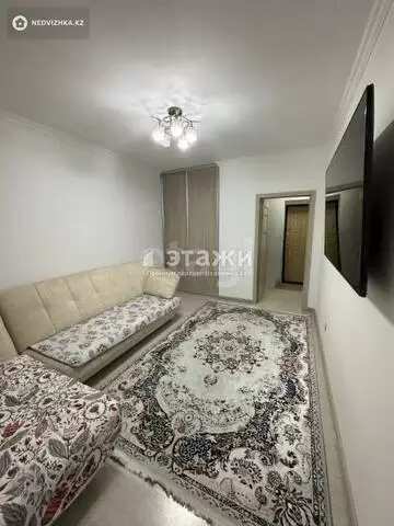 1-комнатная квартира, этаж 8 из 8, 38 м²