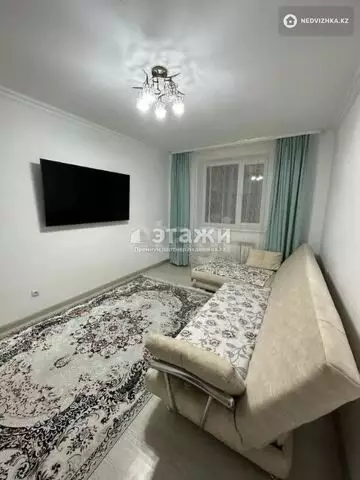 1-комнатная квартира, этаж 8 из 8, 38 м²