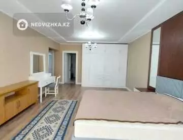 4-комнатная квартира, этаж 2 из 8, 131 м²