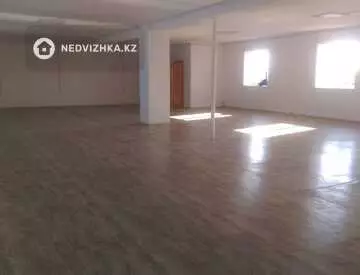 Здание, 2 этажа, 820 м²