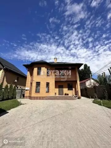 5-комнатный дом, 8 соток, 250 м²