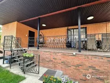 5-комнатный дом, 8 соток, 250 м²