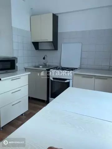 1-комнатная квартира, этаж 3 из 5, 40 м²