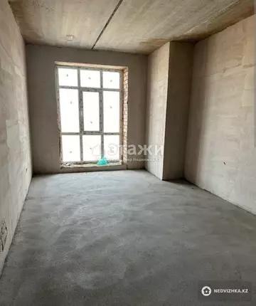 1-комнатная квартира, этаж 8 из 12, 39 м²