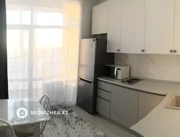 45 м², 1-комнатная квартира, этаж 8 из 10, 45 м², посуточно, изображение - 4