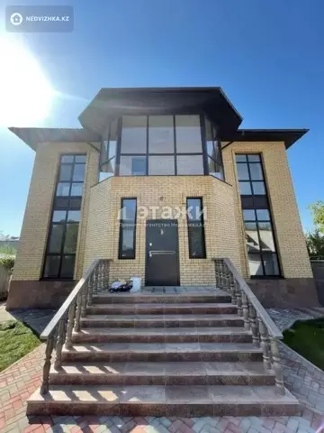 8-комнатный дом, 6 соток, 351 м²