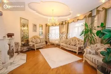 5-комнатный дом, 10 соток, 358 м²
