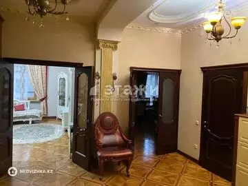 3-комнатная квартира, этаж 4 из 9, 129 м²