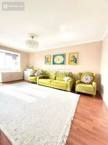 2-комнатная квартира, этаж 8 из 9, 55 м²