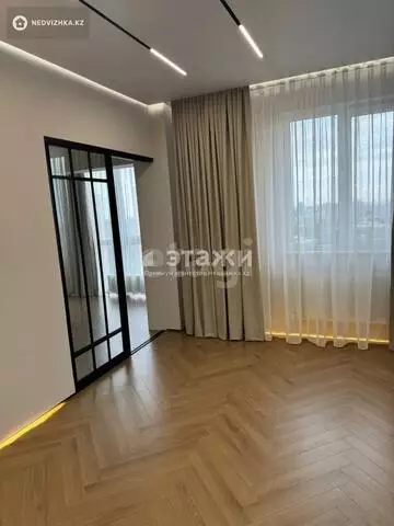 2-комнатная квартира, этаж 10 из 12, 70 м²