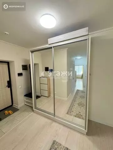 2-комнатная квартира, этаж 4 из 15, 82 м², на длительный срок