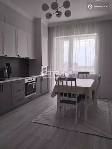 3-комнатная квартира, этаж 8 из 12, 96 м²