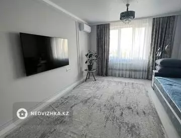 2-комнатная квартира, этаж 9 из 10, 90 м²