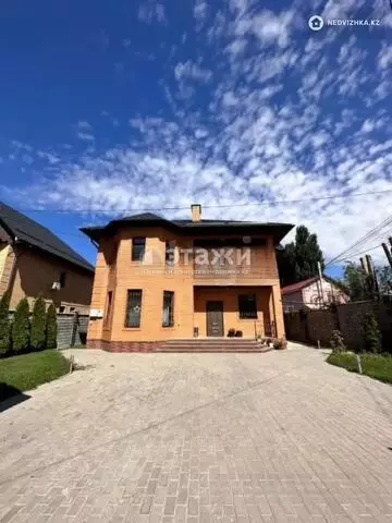 5-комнатный дом, 7 соток, 250 м²