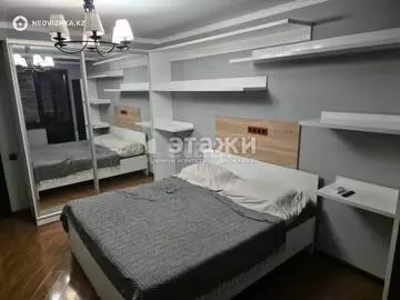 2-комнатная квартира, этаж 4 из 5, 65 м², на длительный срок